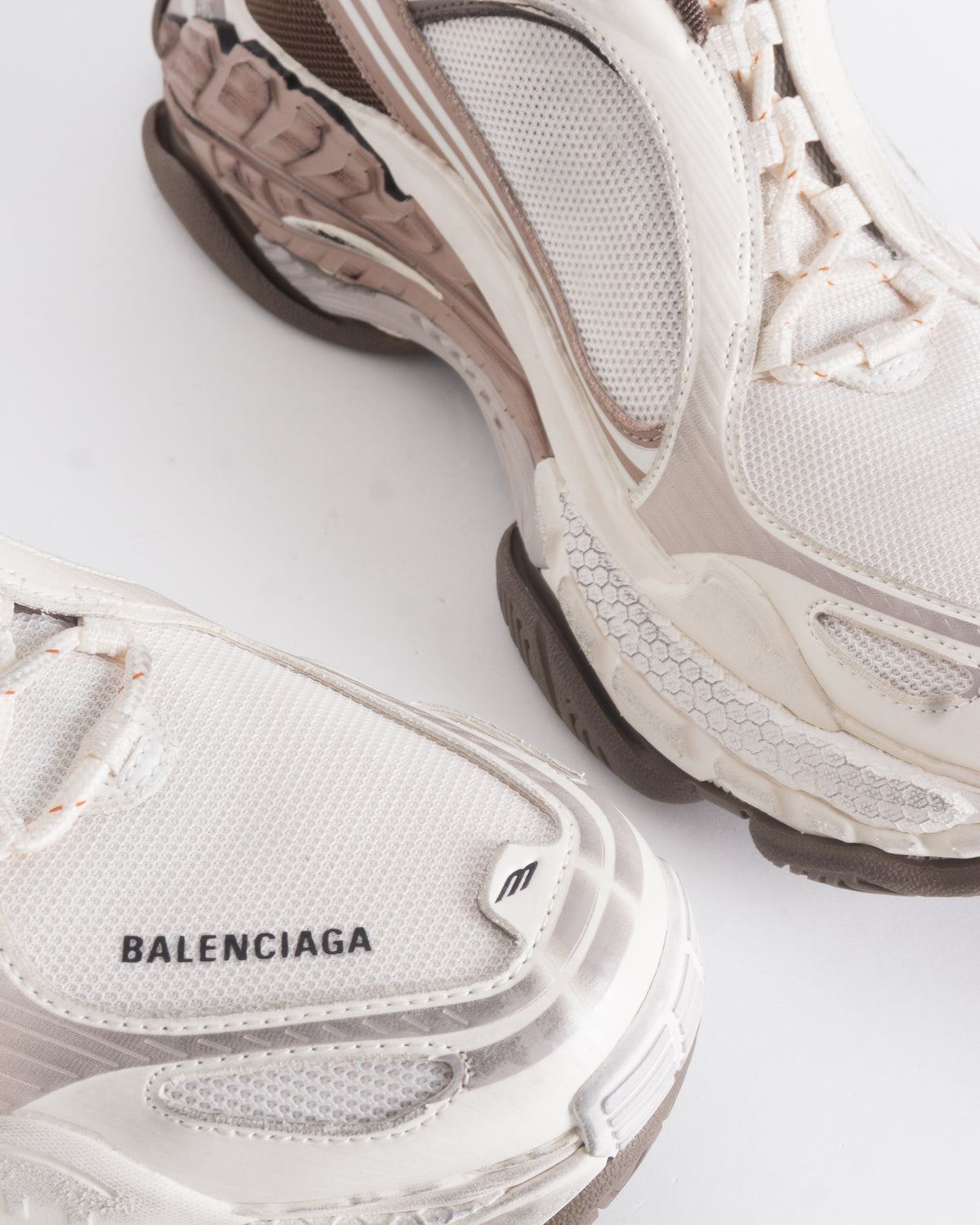 BALENCIAGA Triple S.2