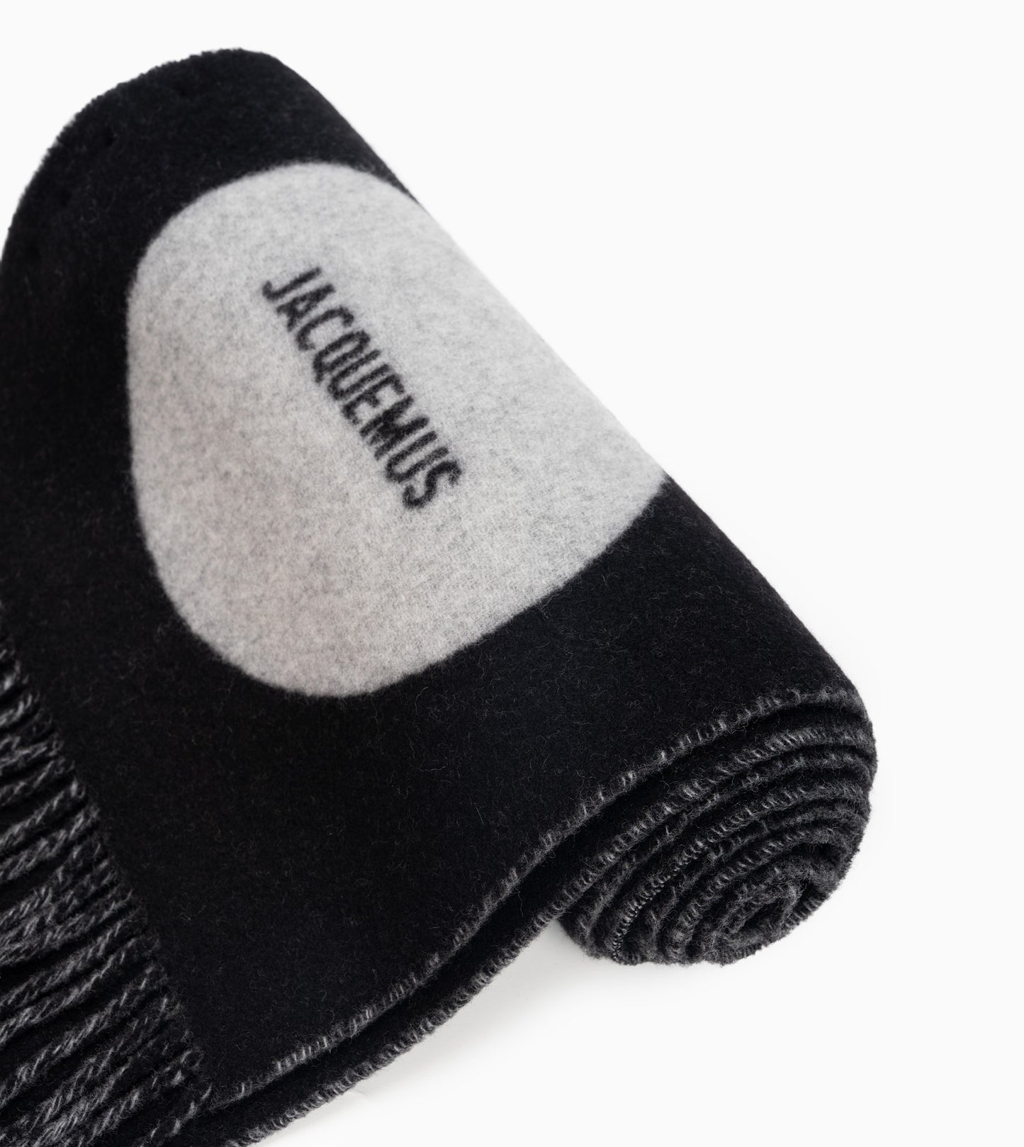 JACQUEMUS LÉCHARPE ROND CARRE