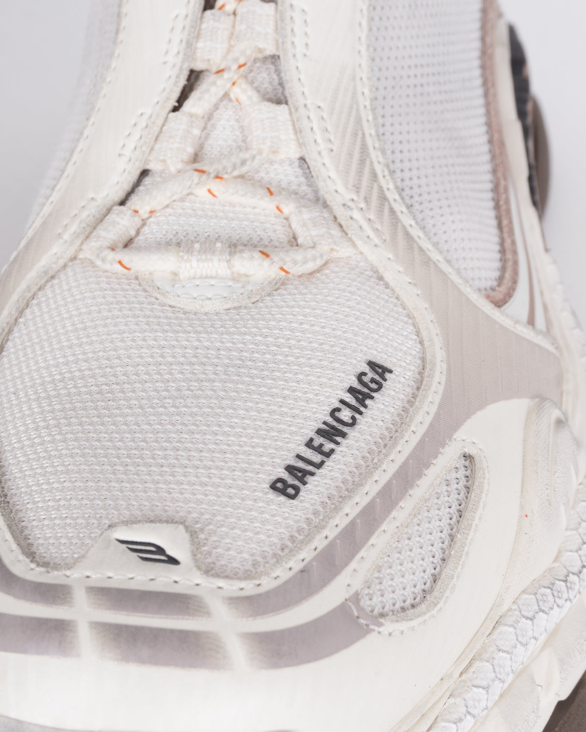 BALENCIAGA Triple S.2