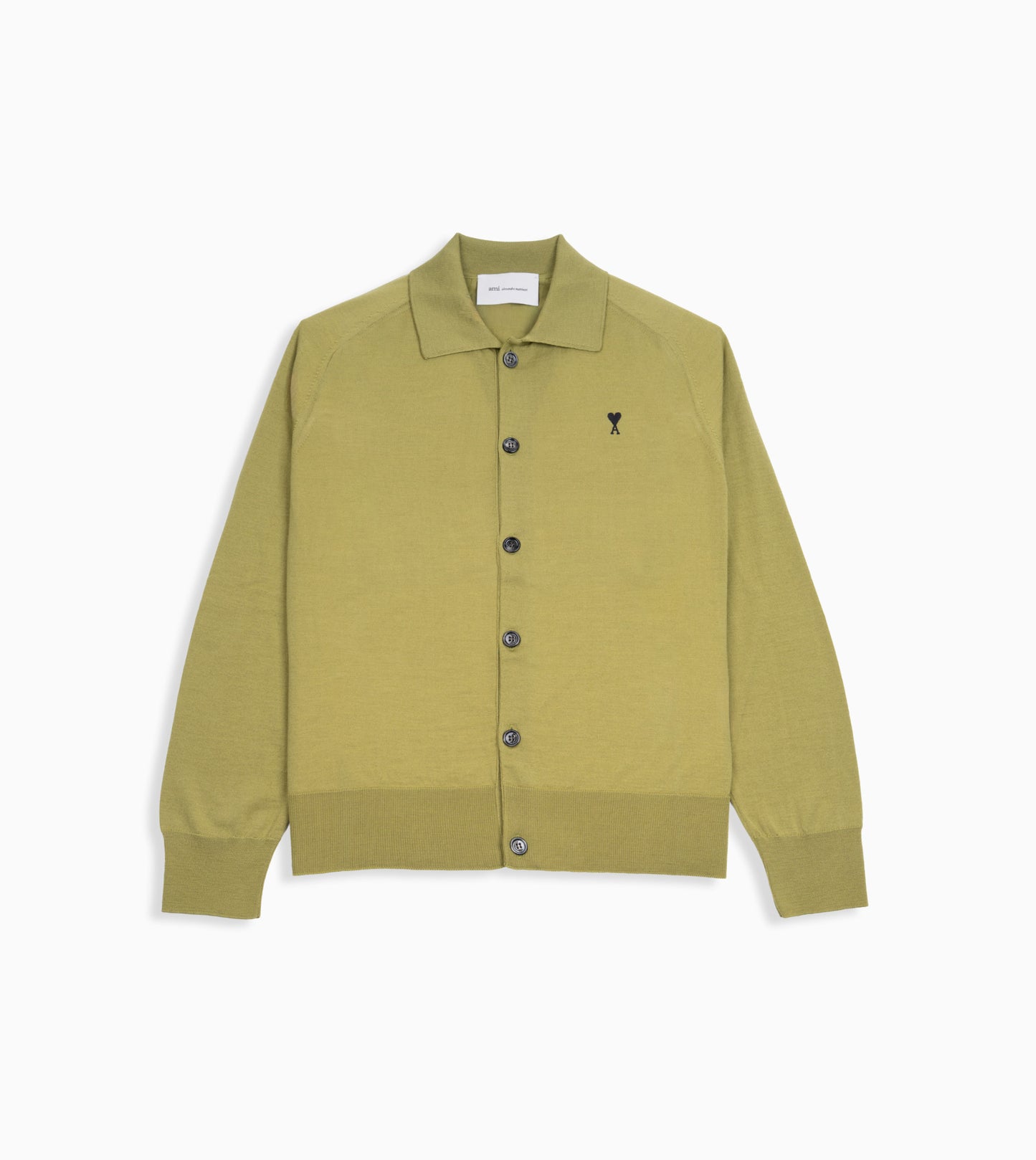 Cárdigan AMI Paris matcha con logo y cuello tipo camisa