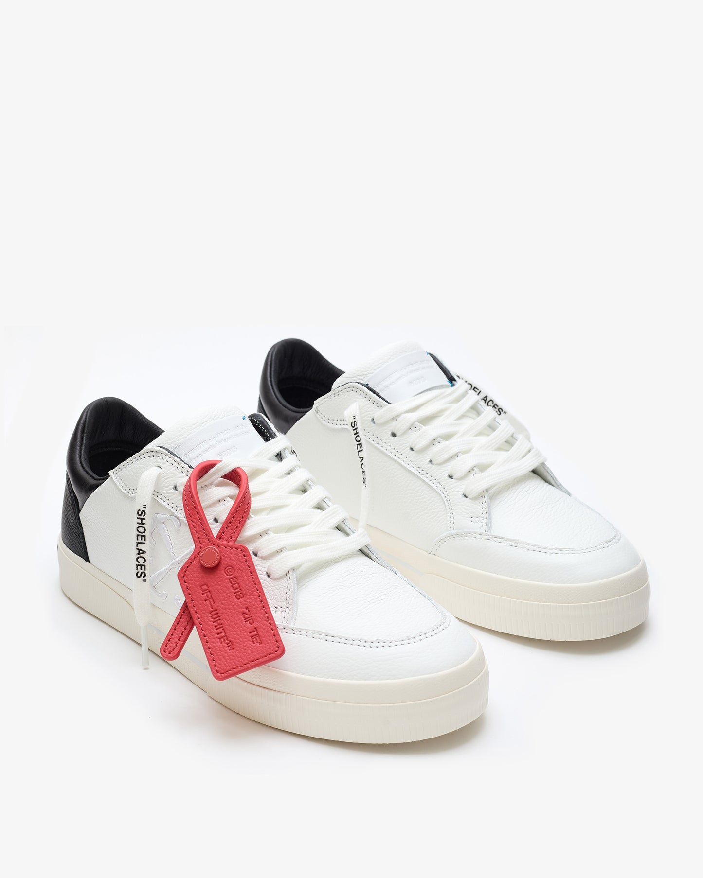 OFF-WHITE Vulcanized Low Sneakers White-Black