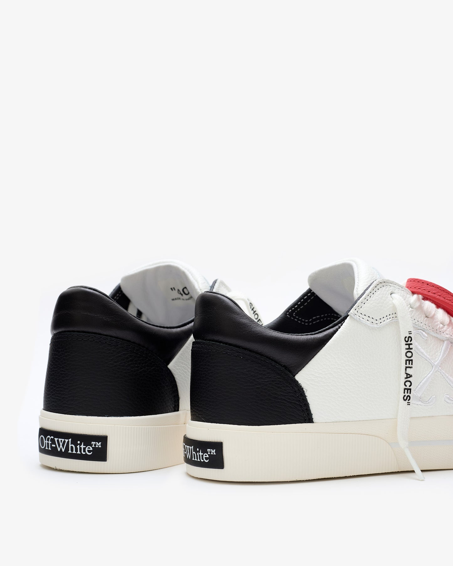 OFF-WHITE Vulcanized Low Sneakers White-Black