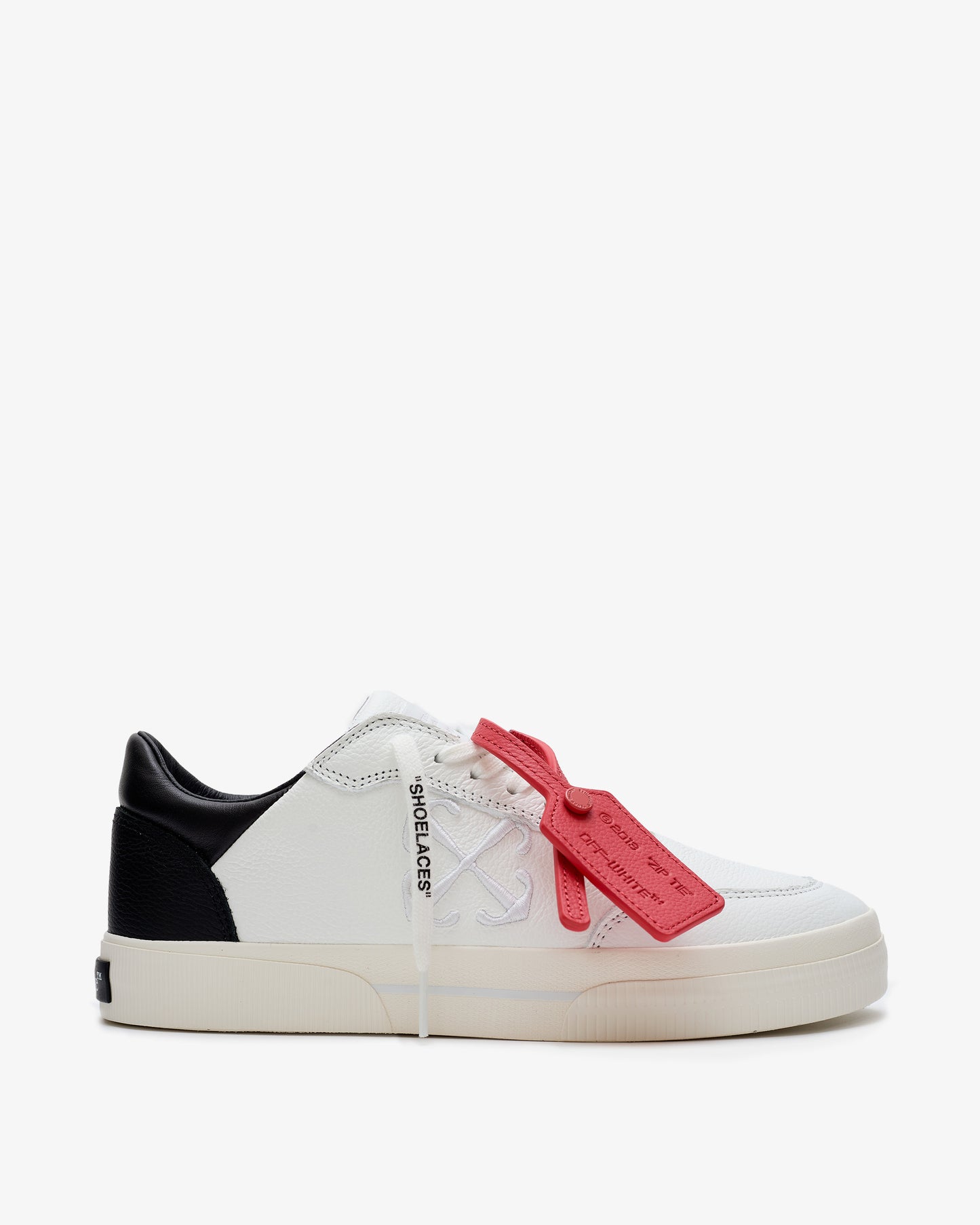 OFF-WHITE Vulcanized Low Sneakers White-Black